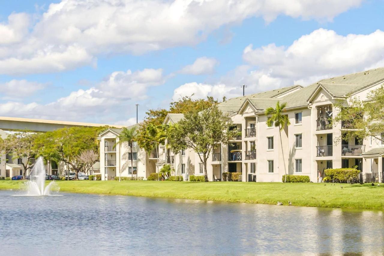 Stunning Centrally Located Apartments At New River Cove In South Florida فورت لودرديل المظهر الخارجي الصورة