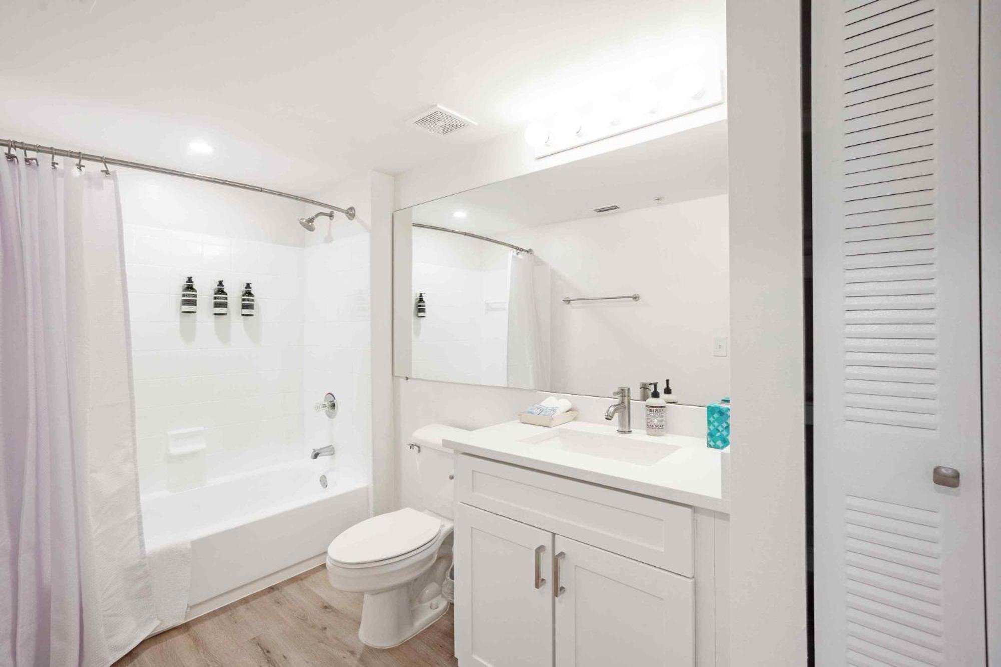 Stunning Centrally Located Apartments At New River Cove In South Florida فورت لودرديل المظهر الخارجي الصورة