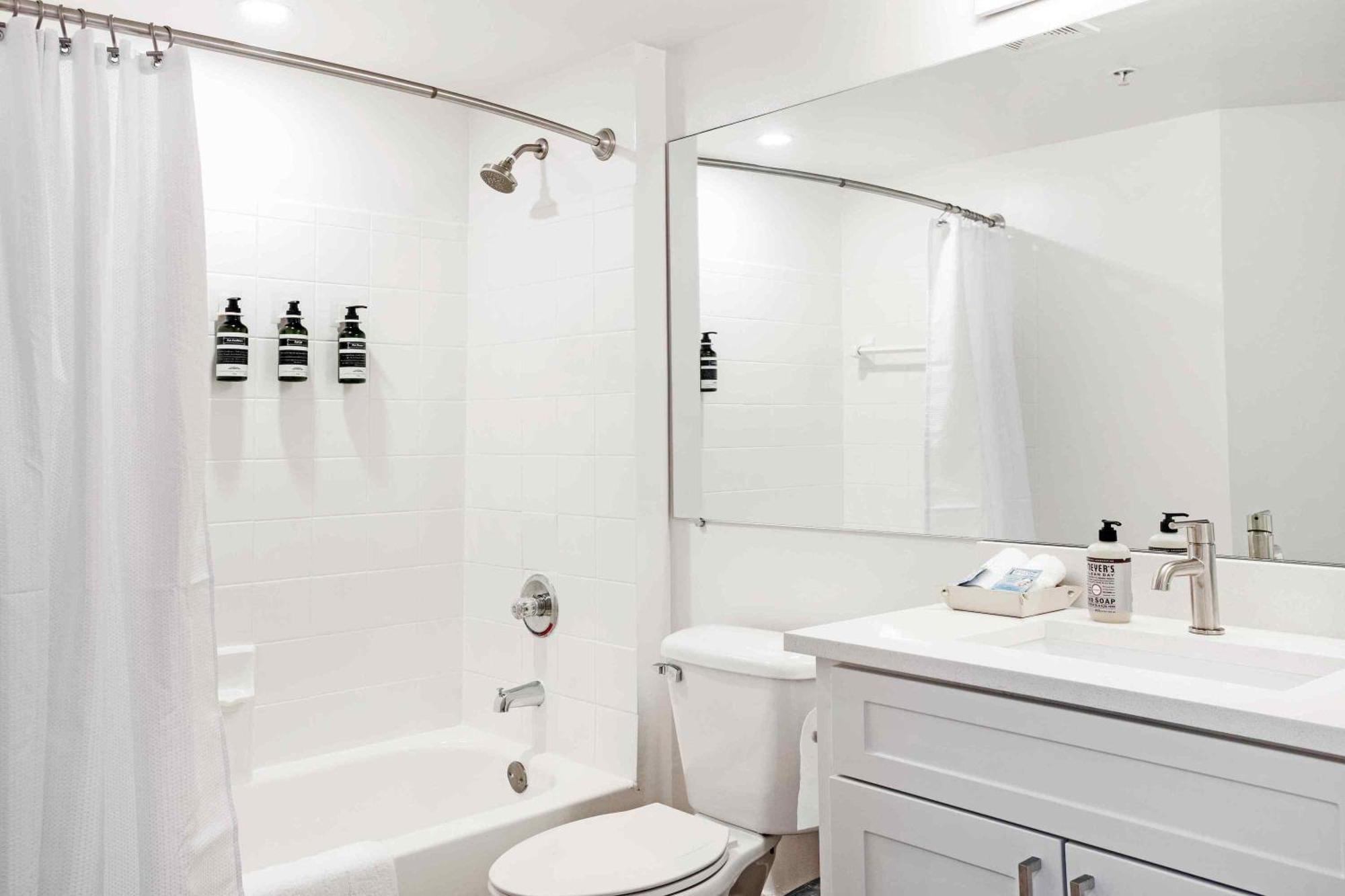 Stunning Centrally Located Apartments At New River Cove In South Florida فورت لودرديل المظهر الخارجي الصورة