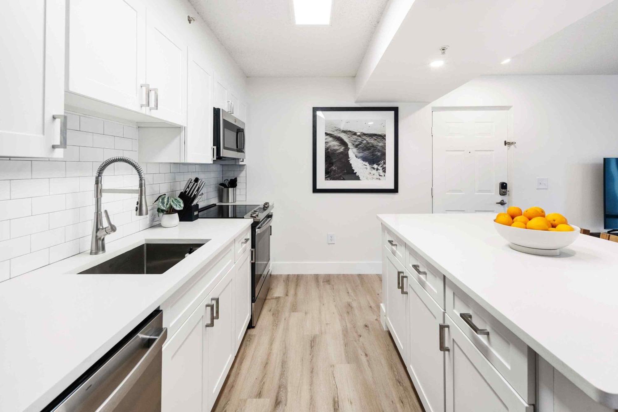 Stunning Centrally Located Apartments At New River Cove In South Florida فورت لودرديل الغرفة الصورة